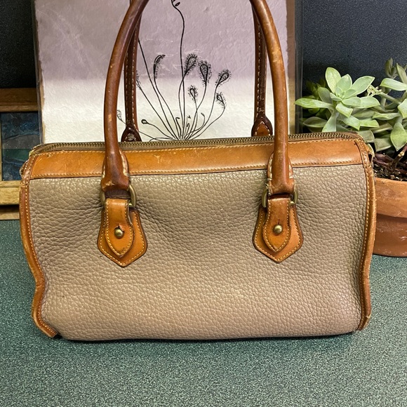 Vintage Dooney and Bourke purse - Picture 3 of 9